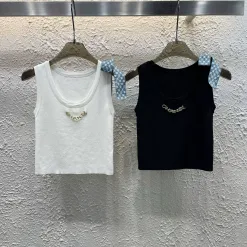 Hochwertige Chanel-Weste aus weißer Strickkollektion