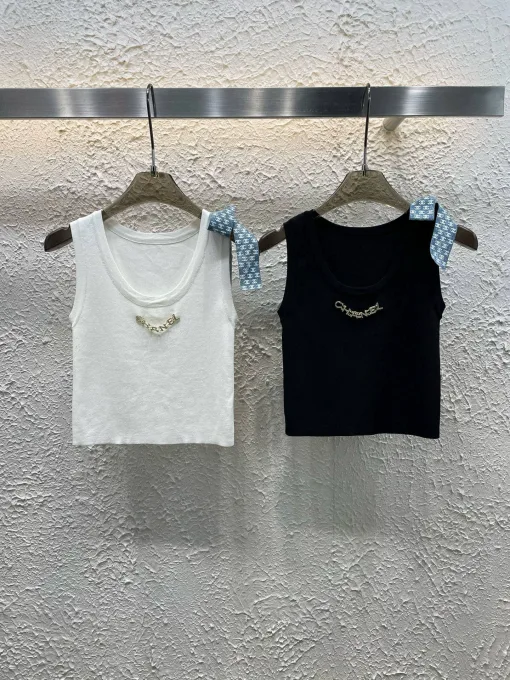 Hochwertige Chanel-Weste aus weißer Strickkollektion