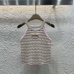 Luxuriöse Chanel-Weste im Strick- und Stickerei-Stil
