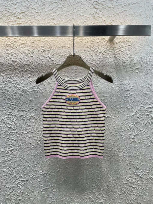 Luxuriöse Chanel-Weste im Strick- und Stickerei-Stil