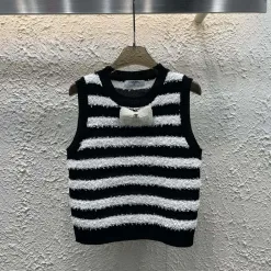 Hochwertige Chanel Weste Strick Streifen Kollektion