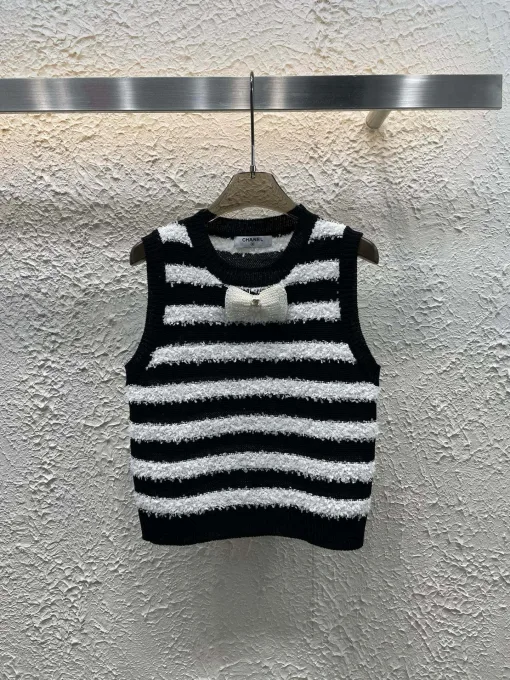 Hochwertige Chanel Weste Strick Streifen Kollektion