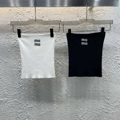 Hochwertige Miu Miu Weste im weißen Strick-Stickerei-Stil
