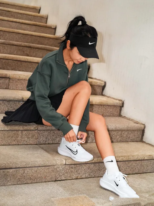 Hochwertige Nike Sweatshirts aus schwarzer Baumwolle im sportlichen Stil