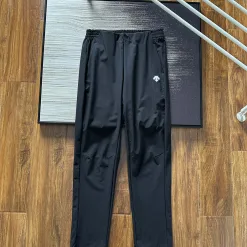 Hochwertige Descente-Hose in Schwarz, lässiger Stil