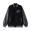 Hochwertige Louis Vuitton Jacken aus Wolle im bestickten Stil
