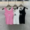 Luxus-Weste aus der Fendi-Kollektion mit rosa Strickstickerei