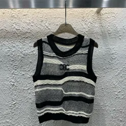 Luxuriöse Celine Weste aus der bestickten Strickkollektion