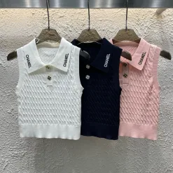 Hochwertige Chanel Weste im weißen Strick-Print-Stil