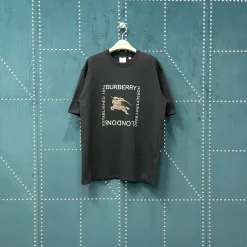 Burberry Kurzarm-Baumwoll-Print in Premiumqualität im Gold-Look