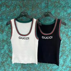 Hochwertige Gucci Weste aus der roten Jacquard-Kollektion