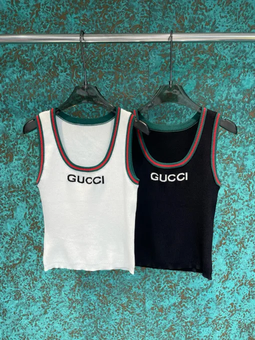 Hochwertige Gucci Weste aus der roten Jacquard-Kollektion