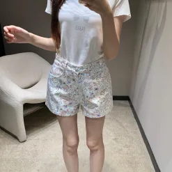 Hochwertige Chanel Shorts Weißer Denim Print Luxus