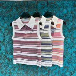 Luxuriöse Strickweste im Logo-Stil von Miu Miu