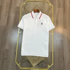 Luxuriöses Kurzarm-Shirt in Schwarz aus der klassischen Burberry-Kollektion