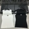 Hochwertige Prada-Weste in weißem Strick-Logo-Stil