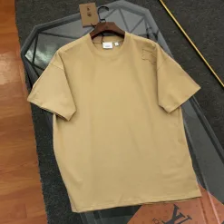 Luxus-Kurzarm-Kollektion mit schwarzer Stickerei von Burberry