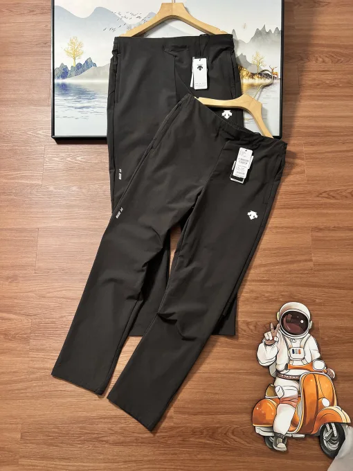 Hochwertige Descente-Hose im atmungsaktiven Stil
