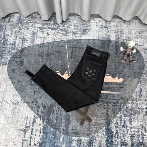 Hochwertige Louis Vuitton Jeans im Black Washed Style
