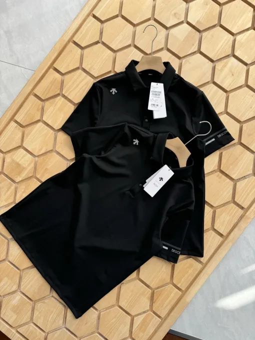 Bestseller: Kurzarm-Kollektion „Descente“ aus schwarzer Baumwolle mit atmungsaktivem Design