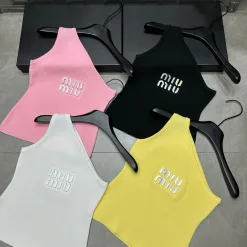 Luxus-Weste aus der Miu Miu-Kollektion in Pink