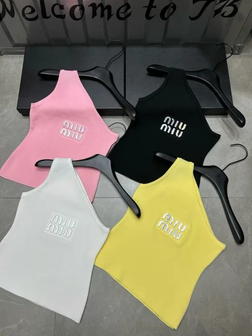 Luxus-Weste aus der Miu Miu-Kollektion in Pink