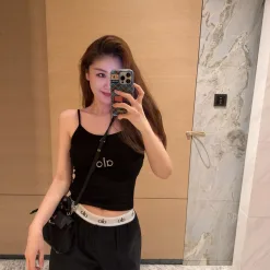 Luxuriöse Alo-Shorts im bestickten Stil in Schwarz