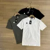 Hochwertige, kurzärmelige, schwarze, atmungsaktive Descente-Kollektion