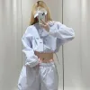 Luxuriöse Alo Shorts in Grau mit Print