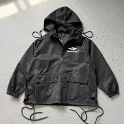 Hochwertige Balenciaga-Jacke aus schwarzer Nylon-Logo-Kollektion
