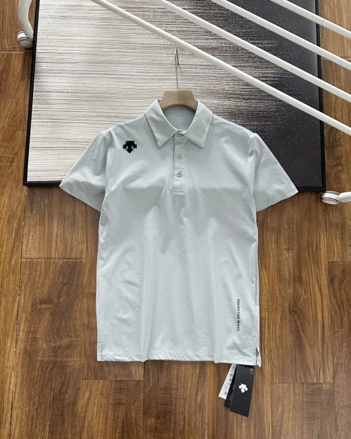 Hochwertiges, kurzärmeliges, atmungsaktives Descente-Shirt aus schwarzer Baumwolle