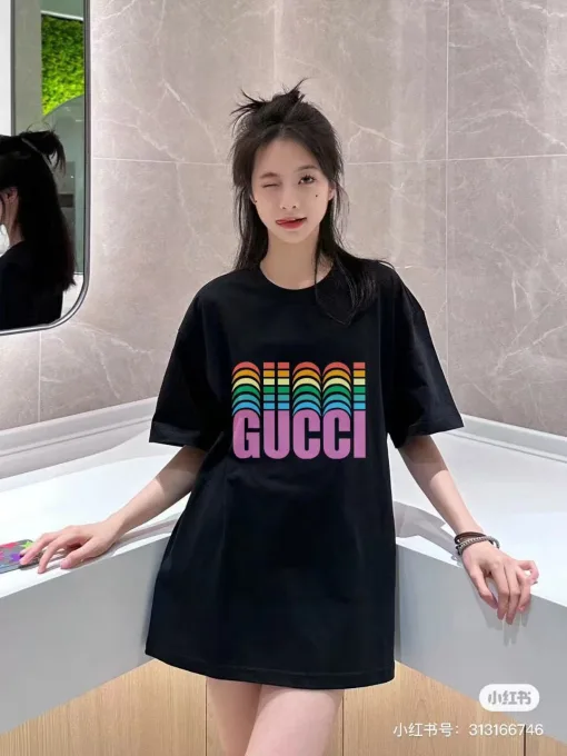 Premium Gucci Kurzarm Schwarzer Farbverlaufsstil