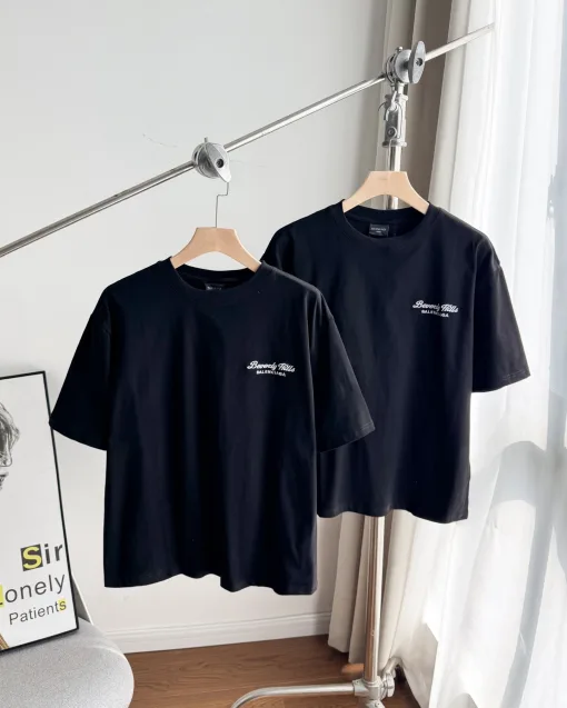 Luxuriöses Balenciaga Kurzarmhemd im schwarzen Logo-Stil