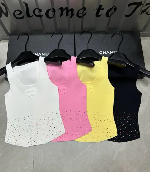 Hochwertige Chanel-Weste aus weißer Strickkollektion