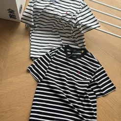 Hochwertiges Ralph Lauren Kurzarm-T-Shirt aus schwarzer Baumwolle mit Streifen