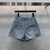 Luxuriöse Celine Shorts im Blue Denim Washed Style