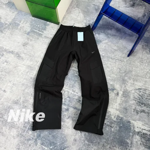 Premium Nike Casual Hose Schwarz Nylon Solid Style