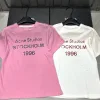 Bestseller: Acne Studios Kurzarm-Kollektion mit rosa Print