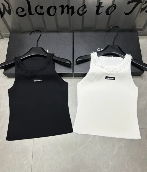 Hochwertige Miu Miu Weste in Schwarz mit Logo-Strick