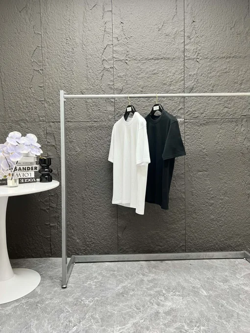Hochwertige Louis Vuitton Kurzarm-Monogramm-Kollektion aus schwarzer Baumwolle