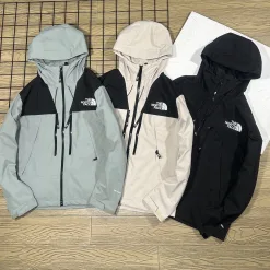 Premium Qualität The North Face Mäntel Schwarz Bestickte Kollektion