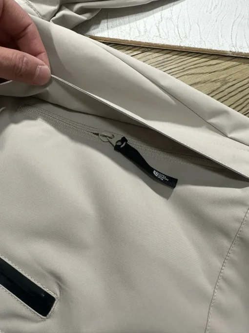 Luxus-Mäntel von The North Face in Schwarz mit Stickerei
