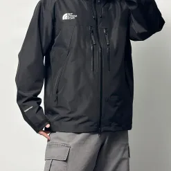 Hochwertige The North Face Mäntel in Schwarz mit Stickerei