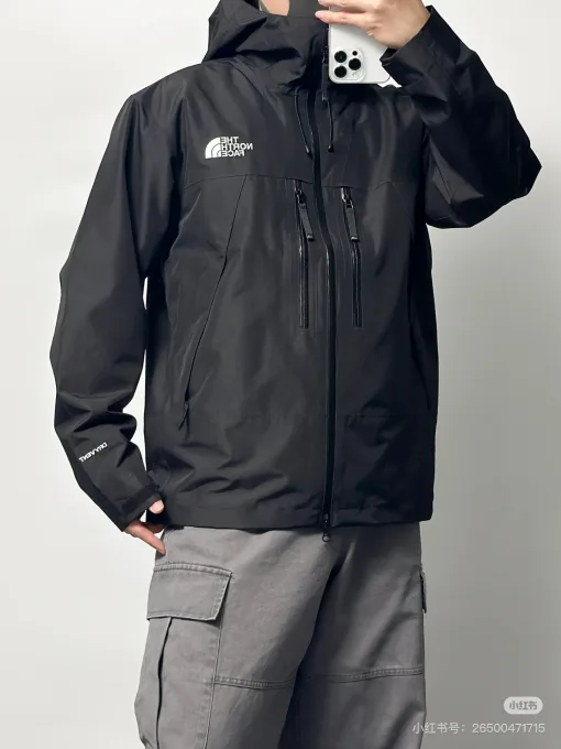 Hochwertige The North Face Mäntel in Schwarz mit Stickerei