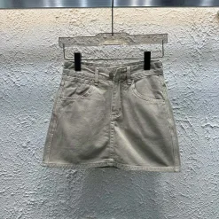 Premium Chanel Kurzrock im Denim-Stil mit Stickerei