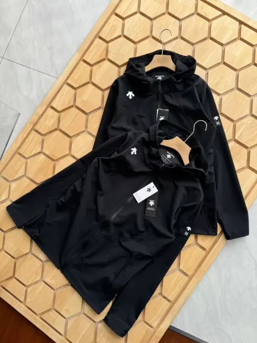 Hochwertiger Descente Mantel Schwarz Elegant Luxus