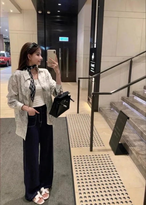 Premium Chanel Hemd Satin Vintage Luxus