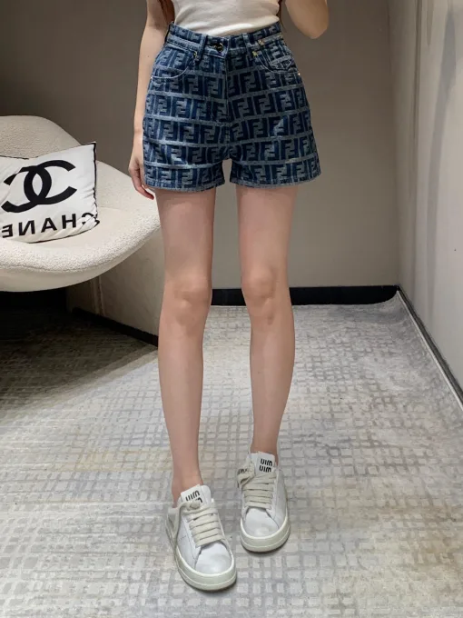 Luxus-Shorts von Fendi, Blauer Denim, gewaschener Luxus
