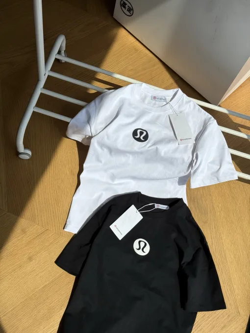 Hochwertige Lululemon Kurzarm Schwarz Leder Logo Luxus