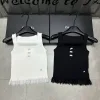 Hochwertige Chanel-Weste im weißen Strickstil